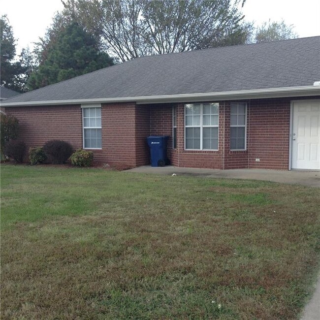 property at 2152 Kristy Ln