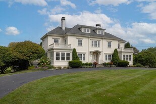 910 Central Rd in Rye, NH - Building Photo