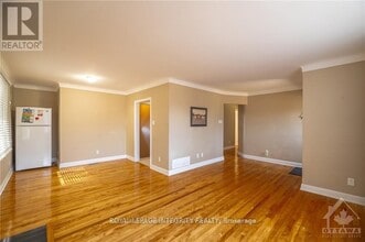 147 Oakridge Blvd in Ottawa, ON - Building Photo - Building Photo