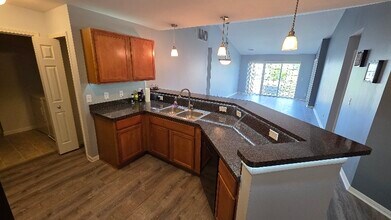 2393 Arcadia Dr in Canton Township, MI - Foto de edificio - Building Photo