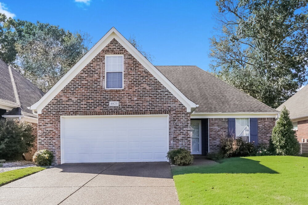 4825 Graham Lake Dr in Olive Branch, MS - Building Photo