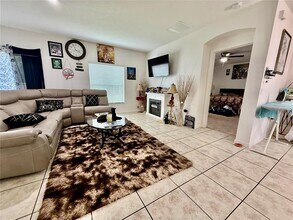 4029 Marina Isle Dr in Kissimmee, FL - Building Photo - Building Photo