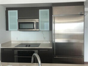 55 SE 6th St, Unit 3204 in Miami, FL - Building Photo - Building Photo