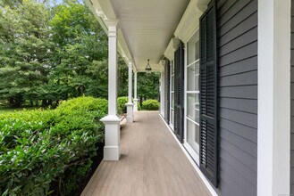 18 Bridge St in Westport, CT - Building Photo - Building Photo