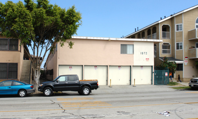 1572 Pacific Ave in Long Beach, CA - Building Photo - Building Photo