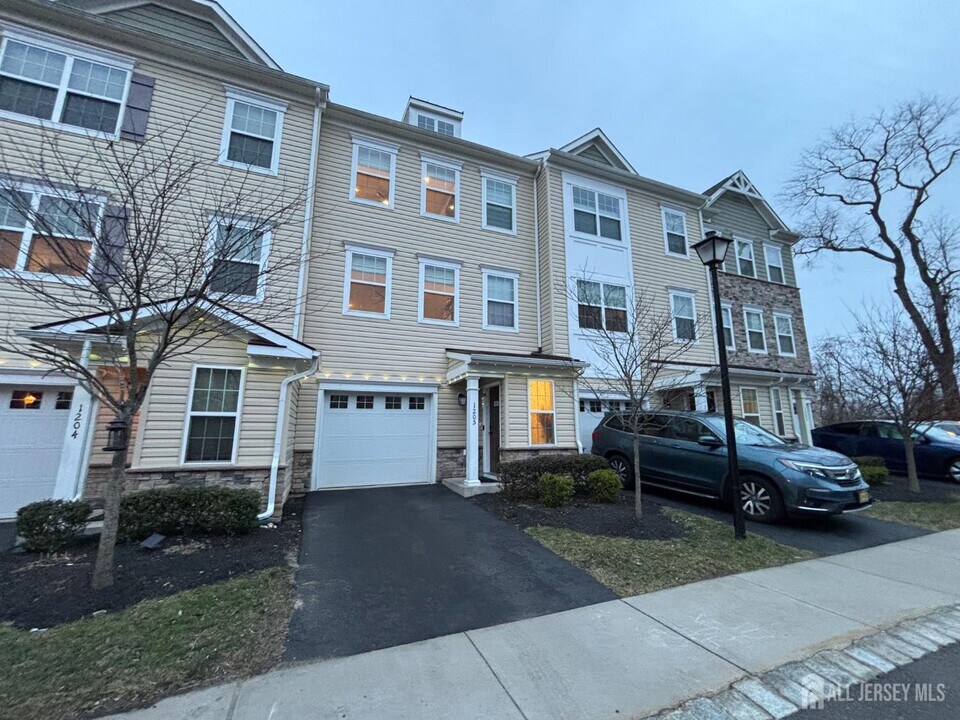 1205 Hights Farm Rd N in Monroe Township, NJ - Building Photo