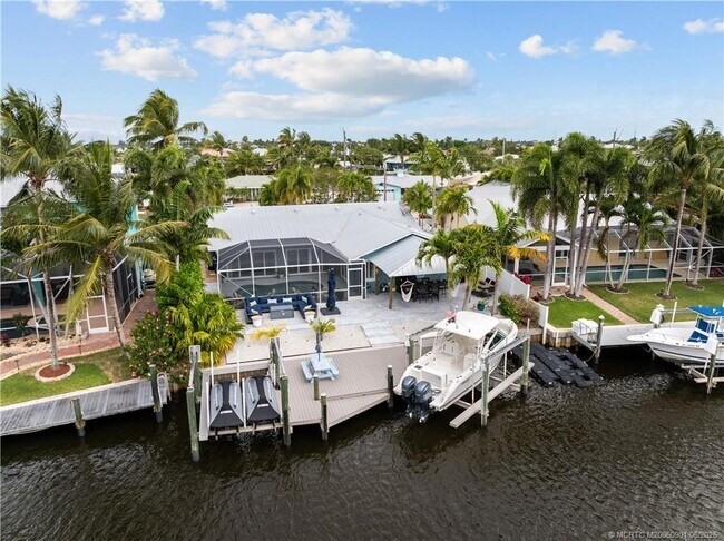1394 SW Seagull Way in Palm City, FL - Building Photo - Building Photo