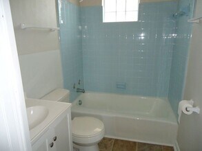 708 F Ave SE in Hickory, NC - Building Photo - Building Photo