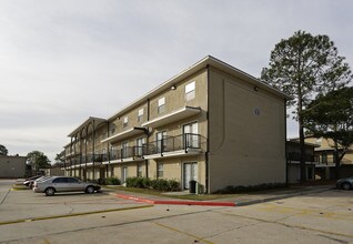 Hudson Square Apartments in Baton Rouge, LA - Building Photo - Building Photo