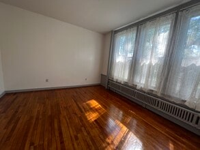 105 Whipple Rd, Unit #4 in Kittery, ME - Foto de edificio - Building Photo