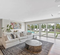 2371 Bayview Ln in North Miami, FL - Building Photo - Building Photo