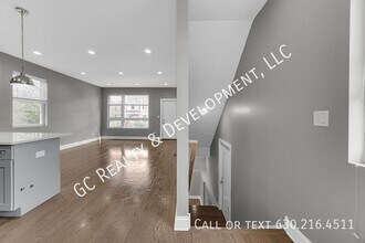 1048 N Lawndale Ave in Chicago, IL - Building Photo - Building Photo