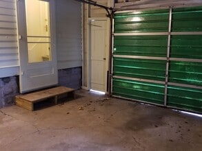 182 W Euclid Ave in Jackson, MI - Building Photo - Building Photo