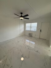 1225 NW 2nd St, Unit #2 in Fort Lauderdale, FL - Foto de edificio - Building Photo