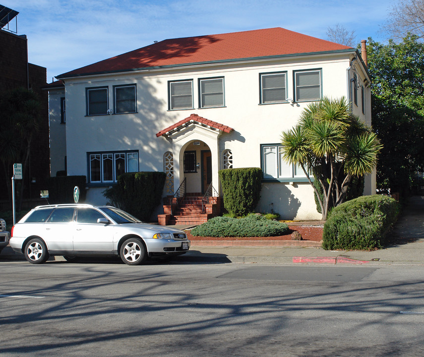 1111 Irwin St in San Rafael, CA - Building Photo