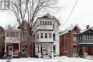 275 Bronson Ave in Ottawa, ON - Building Photo