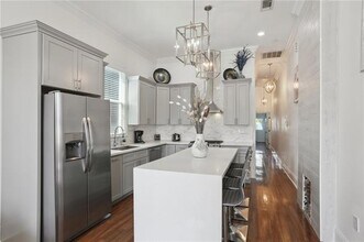 2747 Orleans Ave in New Orleans, LA - Foto de edificio - Building Photo