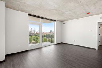 138 N Ashland Ave in Chicago, IL - Building Photo - Building Photo