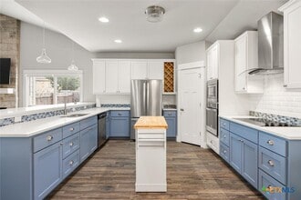 7 Woodhollow Way in Wimberley, TX - Building Photo - Building Photo