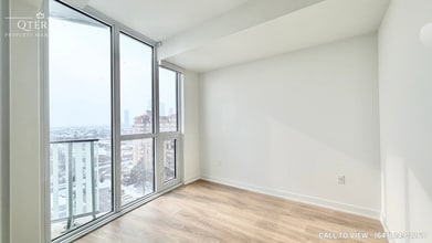 1 Fairview Rd E in Mississauga, ON - Building Photo - Building Photo