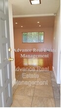 6925 Chevy Chase Way in Sacramento, CA - Building Photo - Building Photo