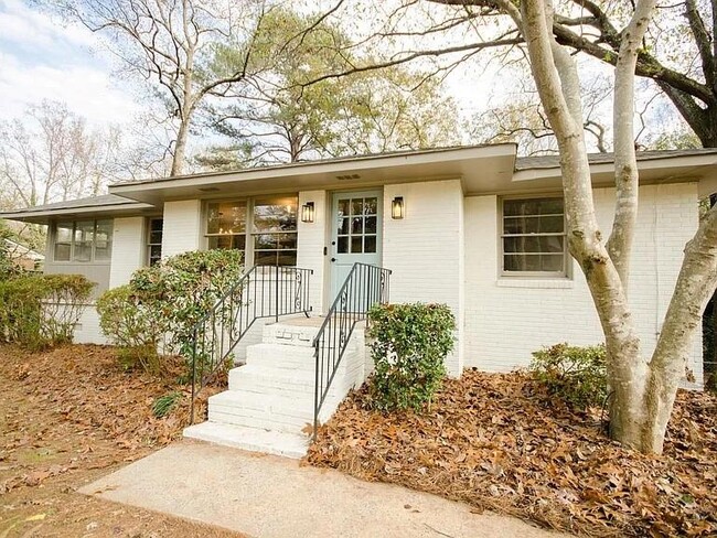 110 Peachtree Cir SE in Marietta, GA - Building Photo - Building Photo