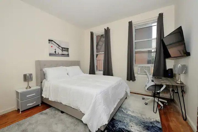 property at 1736 2nd Ave