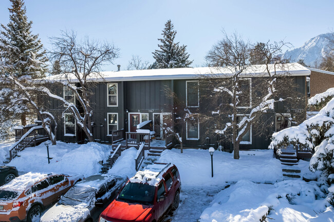 1167 Bear Mountain Dr in Boulder, CO - Foto de edificio - Building Photo