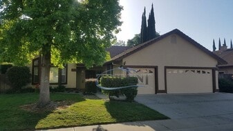 1902 Autumnwood Dr in Yuba City, CA - Building Photo