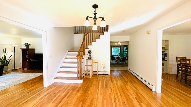 43 Benford Dr in West Windsor Township, NJ - Foto de edificio - Building Photo