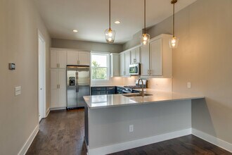 707 Vernon Ave in Nashville, TN - Building Photo - Building Photo