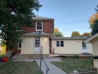 1001 S 4th St photo'