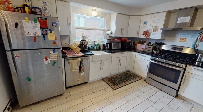 22 Murdock St, Unit 2 in Somerville, MA - Foto de edificio - Building Photo