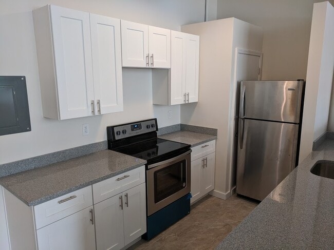 5850 Centre Ave in Pittsburgh, PA - Foto de edificio - Building Photo