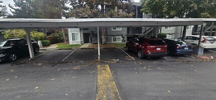 11112 NE 124th Ln in Kirkland, WA - Building Photo - Building Photo