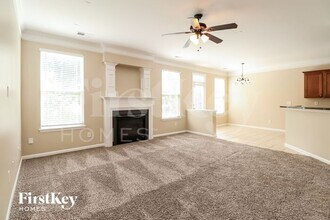 8019 Bushy Creek Dr in Charlotte, NC - Building Photo - Building Photo