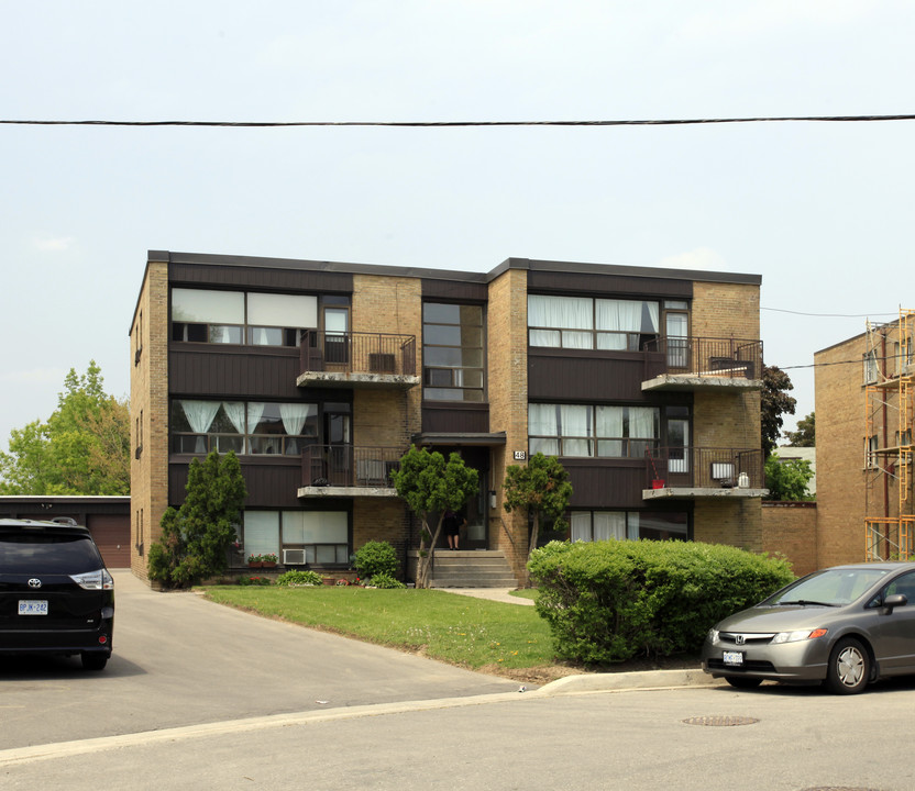48 Meadowbrook Rd in Toronto, ON - Building Photo