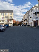 635 Whetstone Glen St in Gaithersburg, MD - Foto de edificio - Building Photo