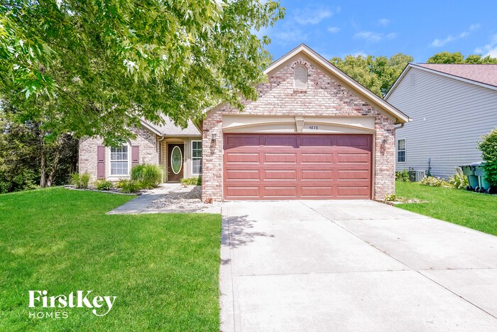 4878 Oakleigh Pkwy in Greenwood, IN - Foto de edificio