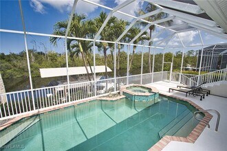 1521 Gordon River Ln in Naples, FL - Building Photo - Building Photo