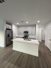 Pin Oak Apartments in Conroe, TX - Building Photo - Building Photo