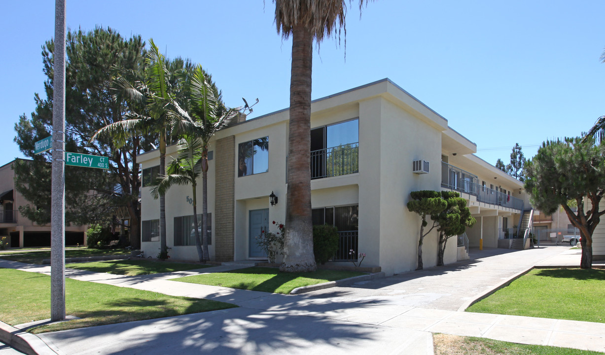 502 E Verdugo Ave in Burbank, CA - Building Photo