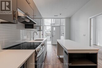 188 Fairview Mall Dr in Toronto, ON - Building Photo - Building Photo