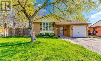 1209 Sixth Line in Oakville, ON - Building Photo