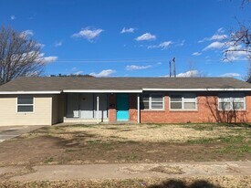 4204 44th St in Lubbock, TX - Building Photo