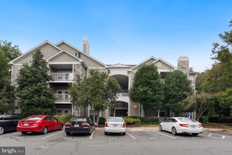 1720 Lake Shore Crest Dr-Unit -5 in Reston, VA - Building Photo - Building Photo