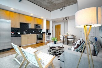 1700 Bassett St in Denver, CO - Building Photo - Building Photo