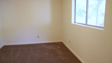 305 Ash St in Chico, CA - Building Photo - Building Photo
