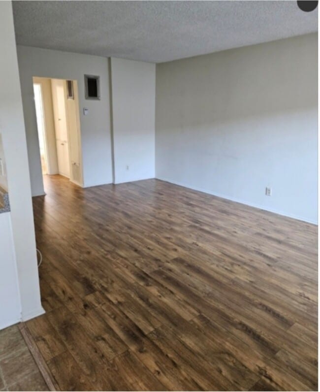 447 W Elk Ave in Glendale, CA - Building Photo - Building Photo