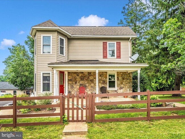 property at 12122 Woodsboro Pike